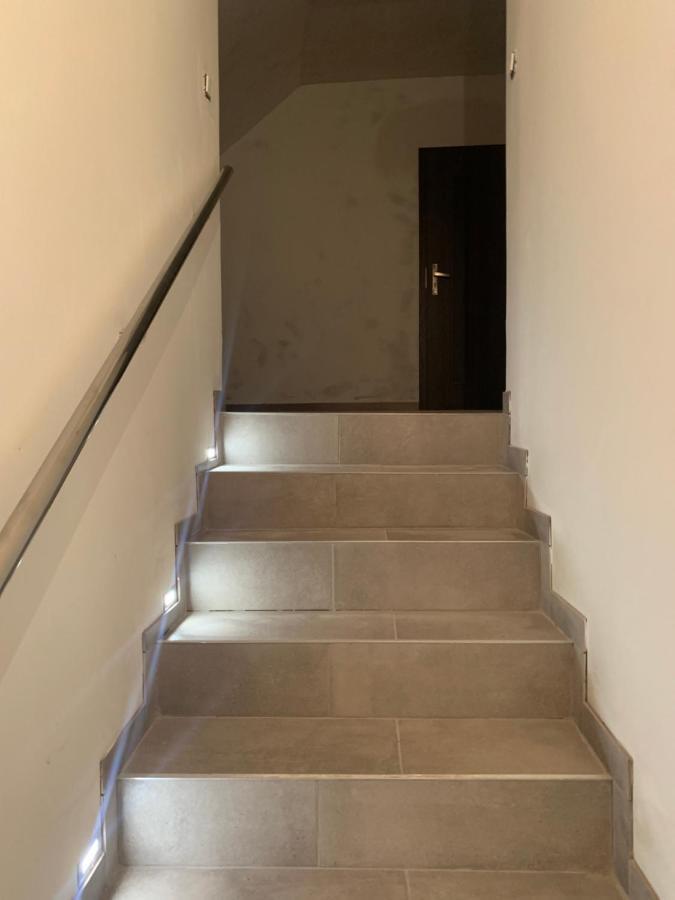 Zu Hause Guest House Vrbov Exterior foto