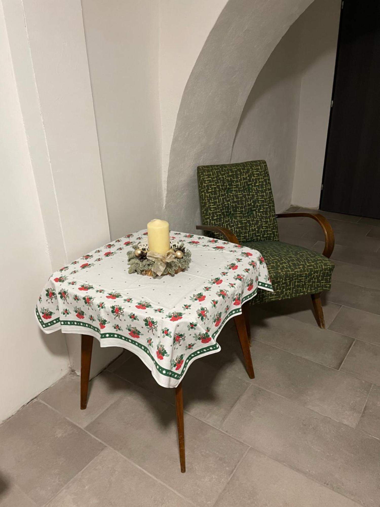 Zu Hause Guest House Vrbov Exterior foto